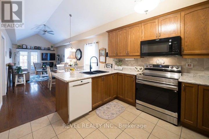 Photo 12 at 15 Millcroft Drive, Simcoe, Norfolk County