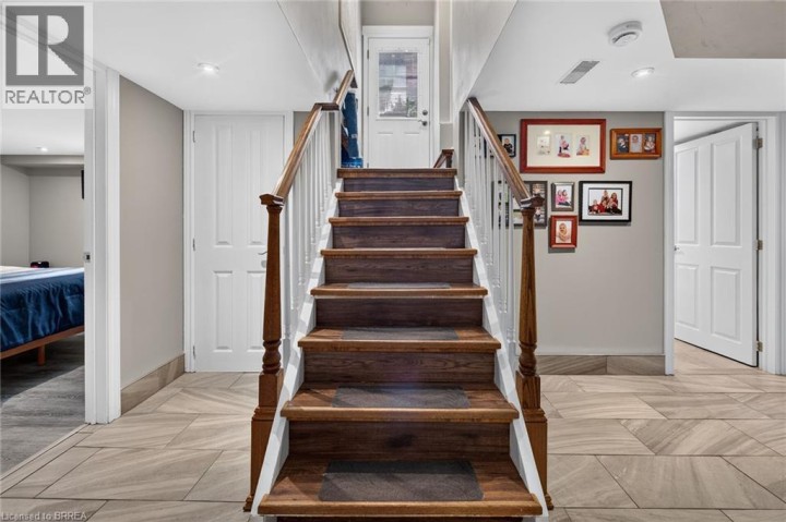 Photo 32 at 41 Kensington Avenue, Rosedale / Gable Height, Brantford