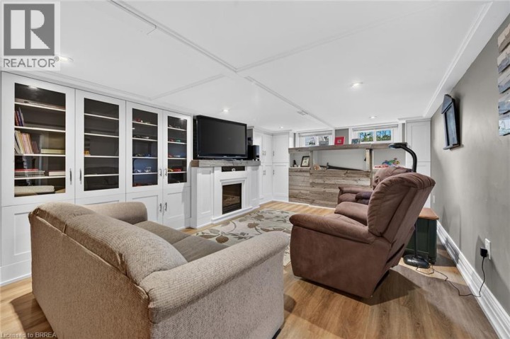 Photo 33 at 41 Kensington Avenue, Rosedale / Gable Height, Brantford
