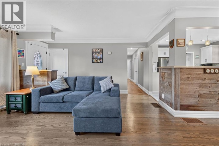 Photo 12 at 41 Kensington Avenue, Rosedale / Gable Height, Brantford
