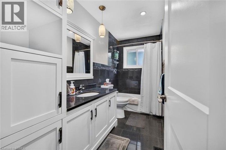 Photo 23 at 41 Kensington Avenue, Rosedale / Gable Height, Brantford