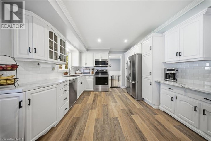 Photo 15 at 25 Cedarland Drive, Cedarland, Brantford