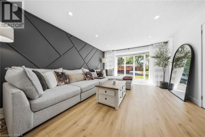 Photo 11 at 25 Cedarland Drive, Cedarland, Brantford