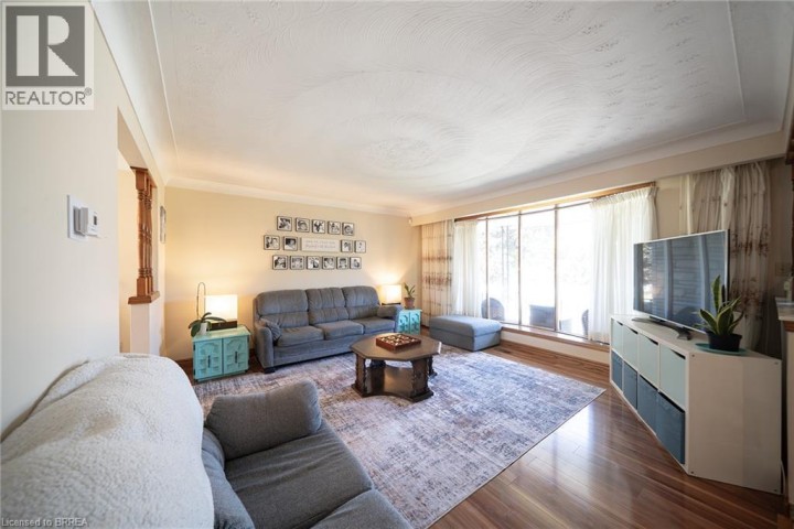 Photo 5 at 32 Avondale Crescent, Echo Place, Brantford