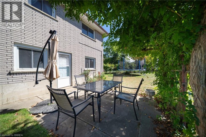 Photo 33 at 32 Avondale Crescent, Echo Place, Brantford