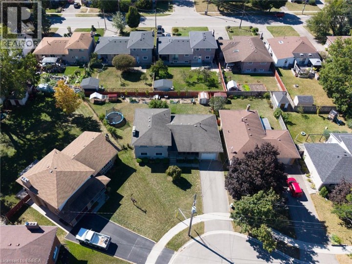 Photo 38 at 32 Avondale Crescent, Echo Place, Brantford
