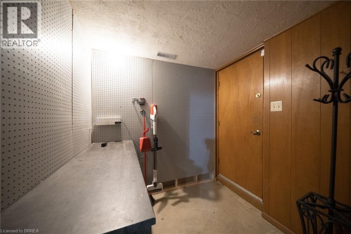 Photo 30 at 32 Avondale Crescent, Echo Place, Brantford