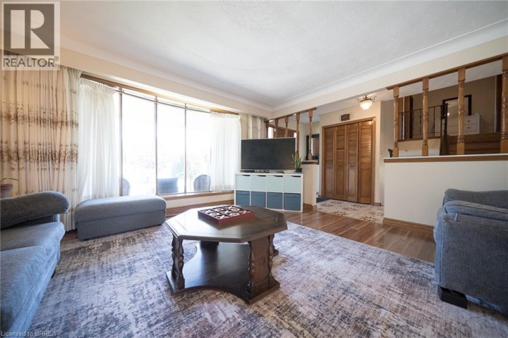 Photo 6 at 32 Avondale Crescent, Echo Place, Brantford