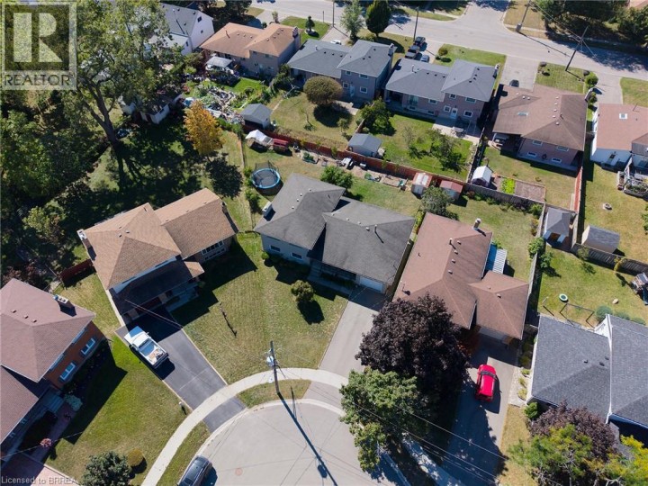 Photo 39 at 32 Avondale Crescent, Echo Place, Brantford