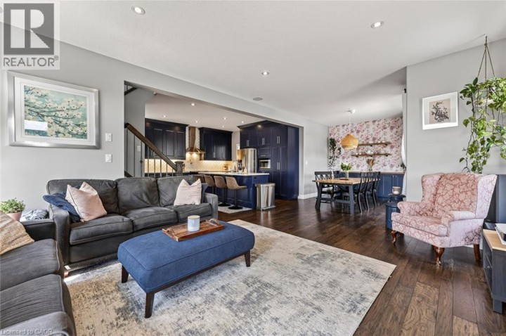 Photo 3 at 924 N Springbank Avenue, Woodstock - North, Woodstock