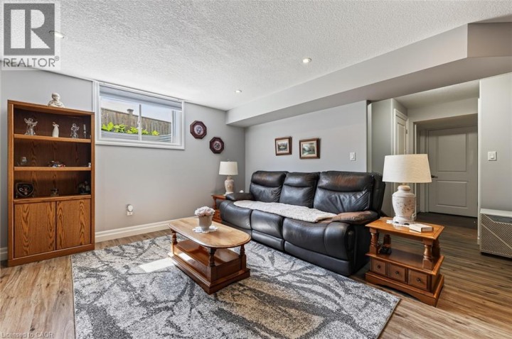 Photo 4 at 924 N Springbank Avenue, Woodstock - North, Woodstock