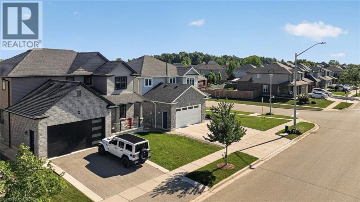 Photo 41 at 924 N Springbank Avenue, Woodstock - North, Woodstock