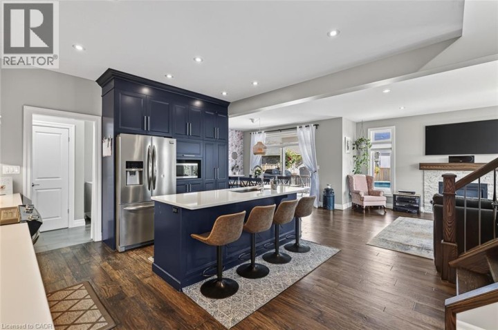 Photo 13 at 924 N Springbank Avenue, Woodstock - North, Woodstock