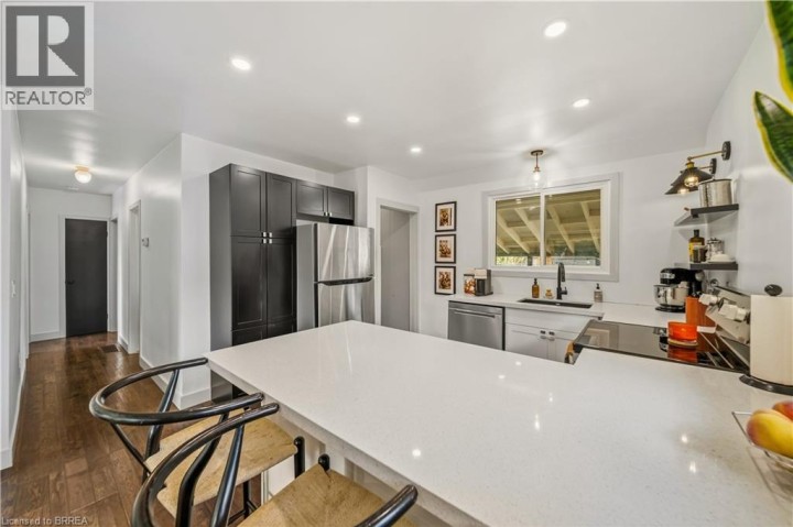 Photo 12 at 47 Buckingham Street, Fairview / Greenbrier, Brantford