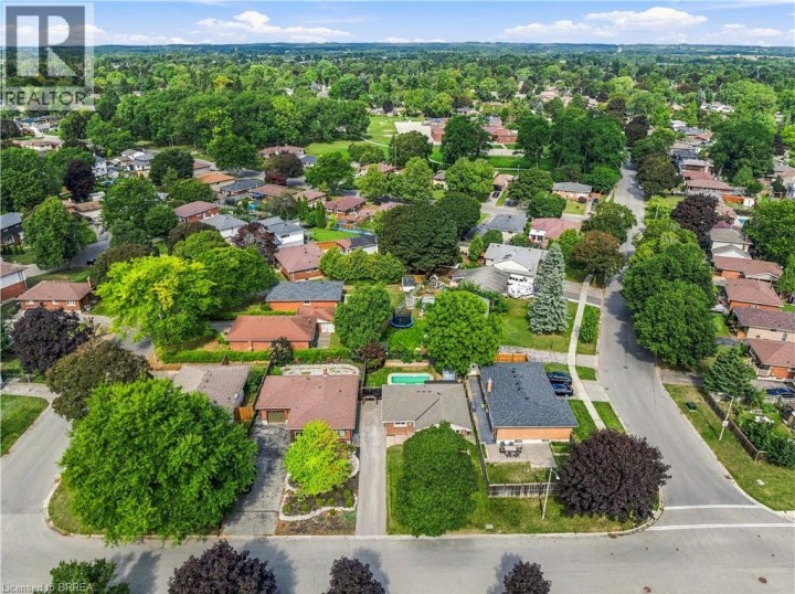Photo 4 at 47 Buckingham Street, Fairview / Greenbrier, Brantford