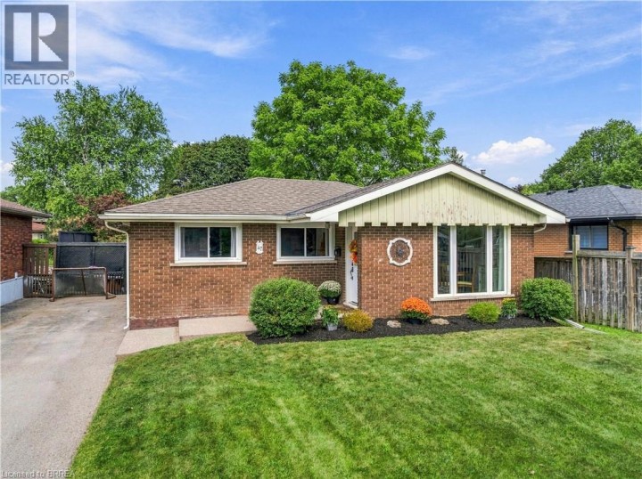 Photo 3 at 47 Buckingham Street, Fairview / Greenbrier, Brantford