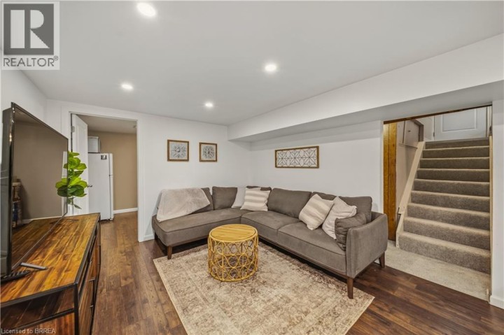 Photo 22 at 47 Buckingham Street, Fairview / Greenbrier, Brantford