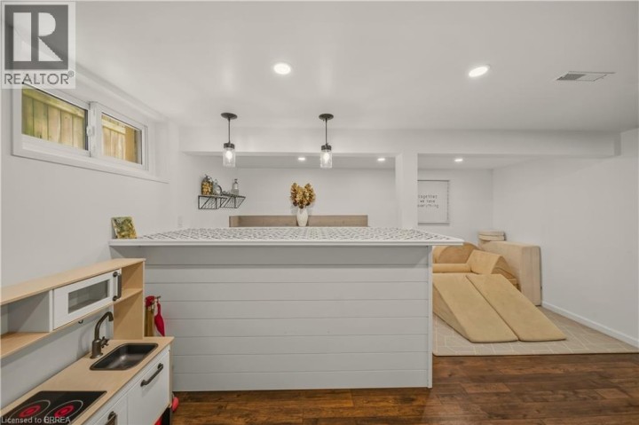 Photo 25 at 47 Buckingham Street, Fairview / Greenbrier, Brantford
