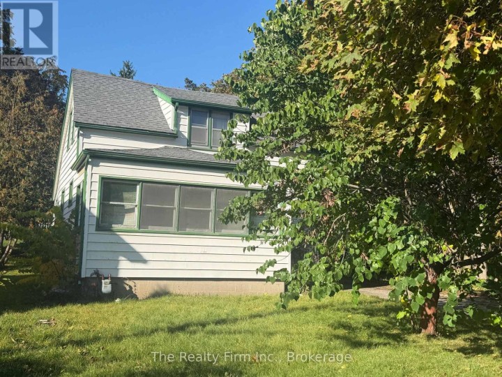 Photo 2 at 477 Henry Street, Woodstock - South, Woodstock