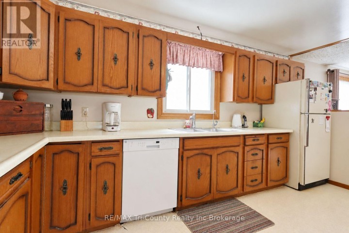 Photo 11 at 56601 Heritage Line, Straffordville, Bayham