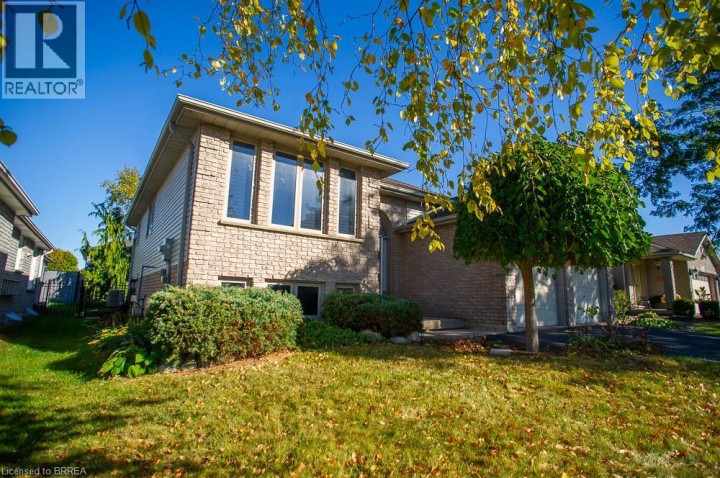 Photo 3 at 16 Bradbury Crescent, Innerkip (Fair Grounds), Woodstock