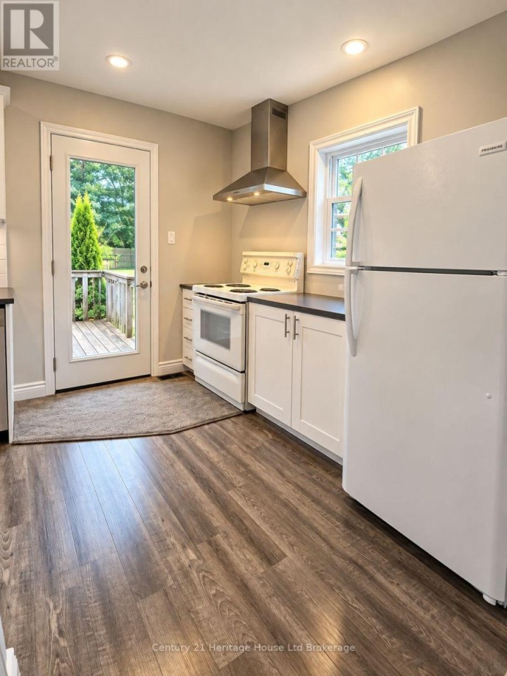 Photo 17 at 821 Wilton Crescent, Woodstock - North, Woodstock