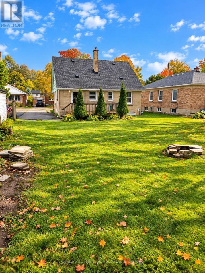 Photo 34 at 821 Wilton Crescent, Woodstock - North, Woodstock