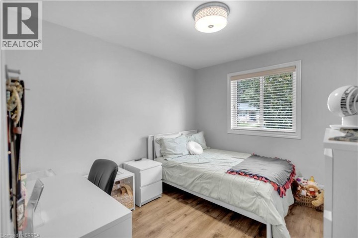 Photo 21 at 26 Penny Lane, Brier Park, Brantford