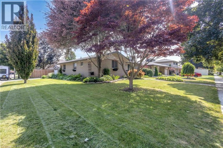 Photo 4 at 26 Penny Lane, Brier Park, Brantford