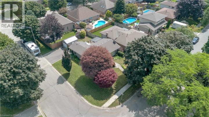 Photo 41 at 26 Penny Lane, Brier Park, Brantford