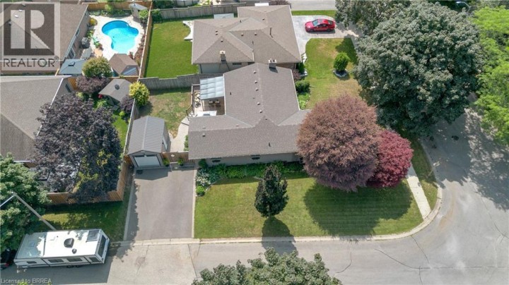 Photo 42 at 26 Penny Lane, Brier Park, Brantford