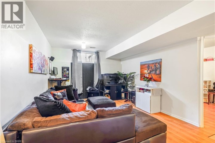 Photo 18 at 142 Marlborough Street, East Ward, Brantford