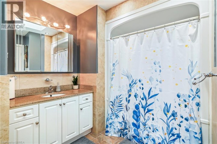 Photo 12 at 142 Marlborough Street, East Ward, Brantford