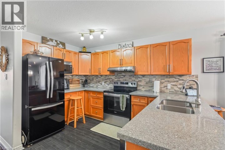 Photo 9 at 142 Marlborough Street, East Ward, Brantford