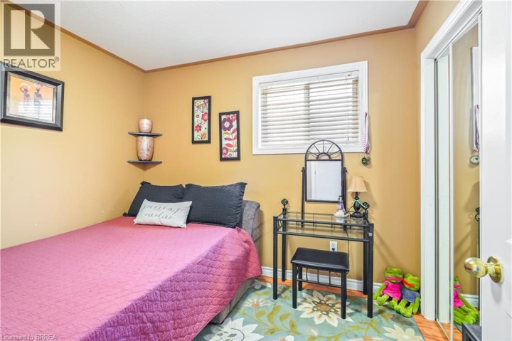 Photo 17 at 142 Marlborough Street, East Ward, Brantford