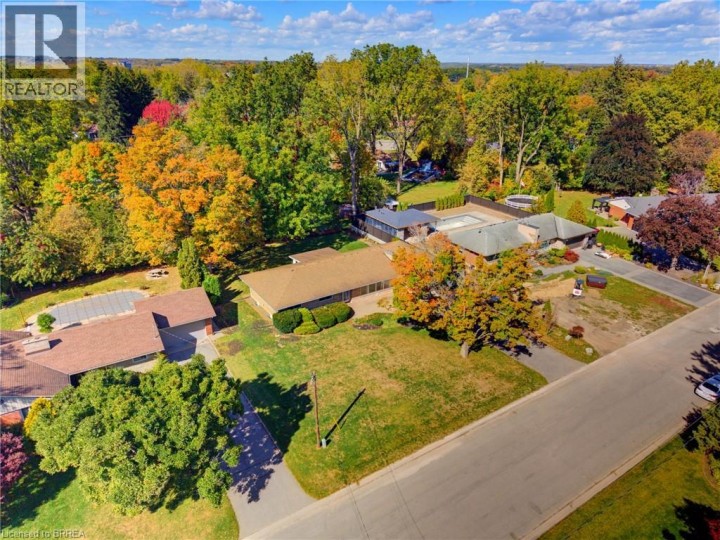 Photo 2 at 11 Belholme Avenue, Tutela Heights, Brantford