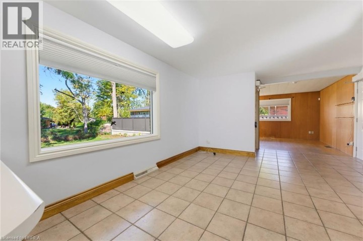 Photo 14 at 11 Belholme Avenue, Tutela Heights, Brantford
