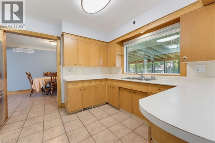 Photo 11 at 11 Belholme Avenue, Tutela Heights, Brantford