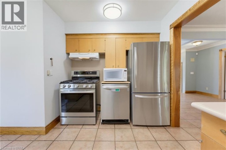 Photo 12 at 11 Belholme Avenue, Tutela Heights, Brantford