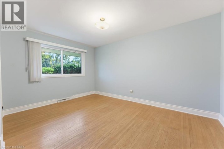Photo 22 at 11 Belholme Avenue, Tutela Heights, Brantford