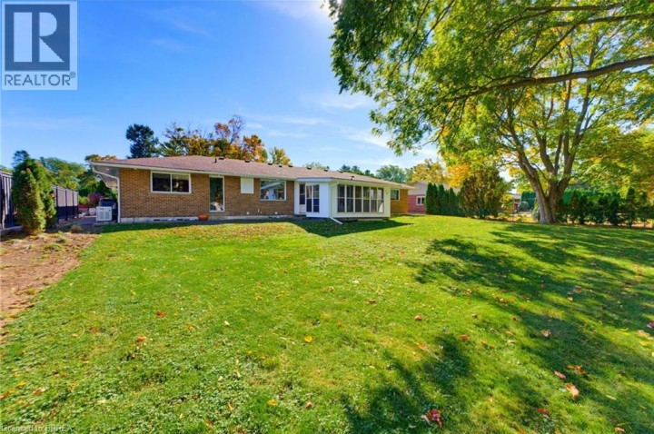 Photo 34 at 11 Belholme Avenue, Tutela Heights, Brantford
