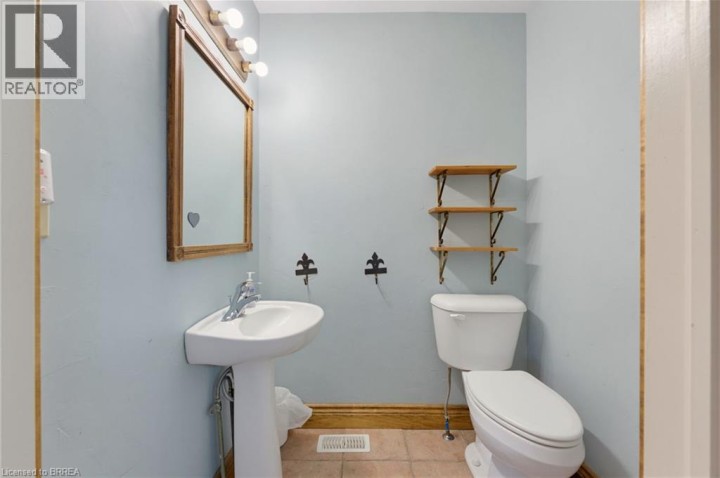 Photo 17 at 11 Belholme Avenue, Tutela Heights, Brantford