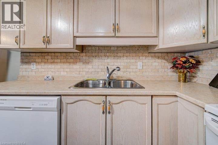 Photo 13 at 48 Harris Avenue, North Park / Wood St., Brantford