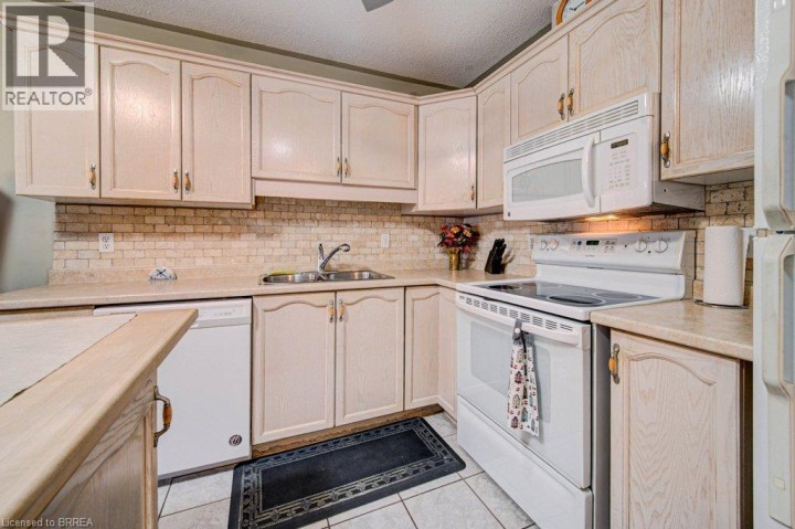 Photo 12 at 48 Harris Avenue, North Park / Wood St., Brantford