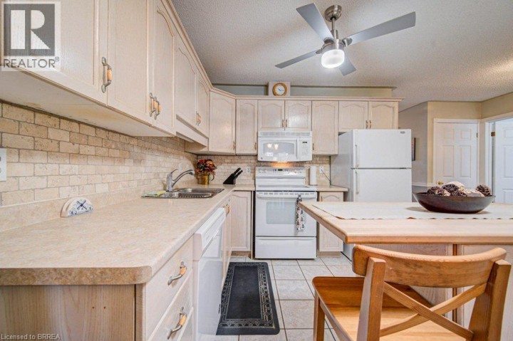 Photo 14 at 48 Harris Avenue, North Park / Wood St., Brantford