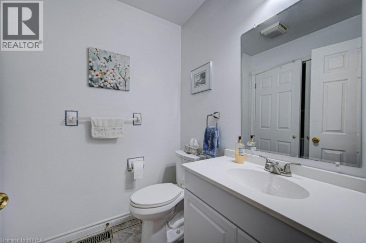 Photo 28 at 48 Harris Avenue, North Park / Wood St., Brantford