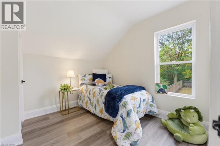 Photo 14 at 20 House Avenue, Terrace Hill, Brantford