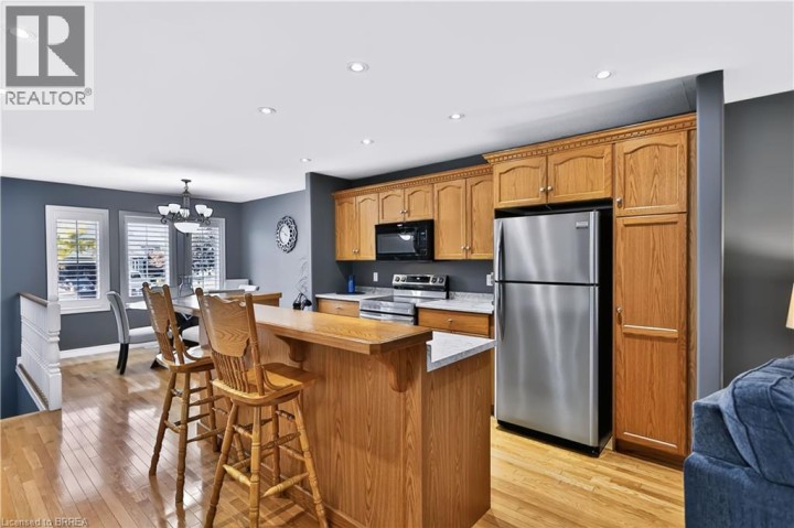 Photo 10 at 50 Brewster Way, Donegal / Mcguiness, Brantford
