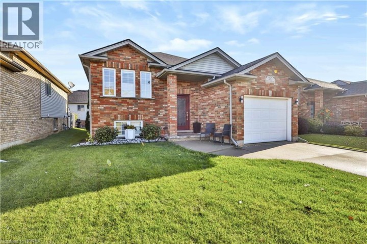 Photo 3 at 50 Brewster Way, Donegal / Mcguiness, Brantford