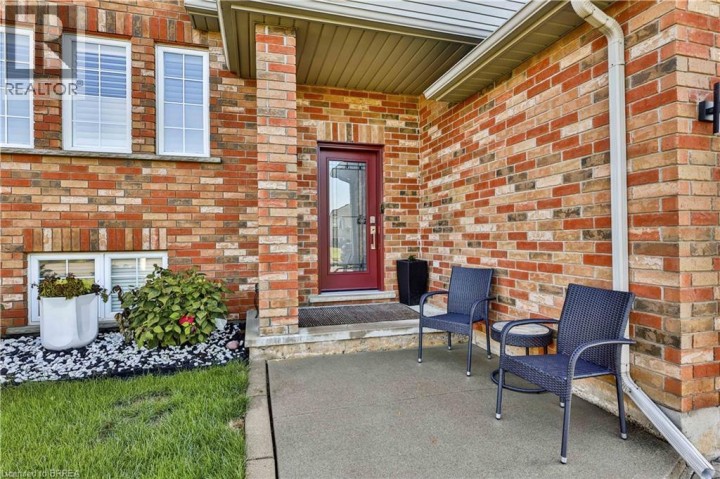 Photo 4 at 50 Brewster Way, Donegal / Mcguiness, Brantford